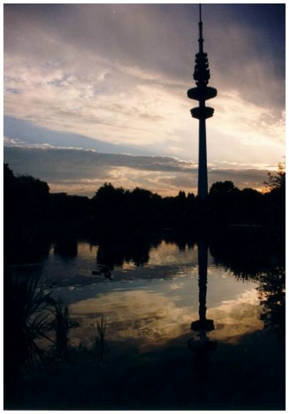 Fernsehturm.jpg - [de]Fernsehturm, Hamburg - Deutschland[en]Television Tower, Hamburg - Germany[no]Fjernsynstårn, Hamburg - Tyskland